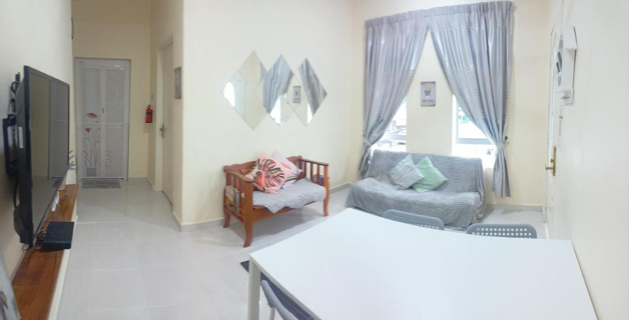 Topville Homestay Kangar Bagian luar foto